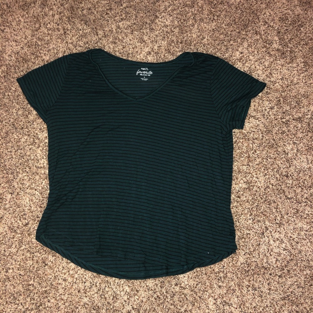 Rue21 T-shirt size L
